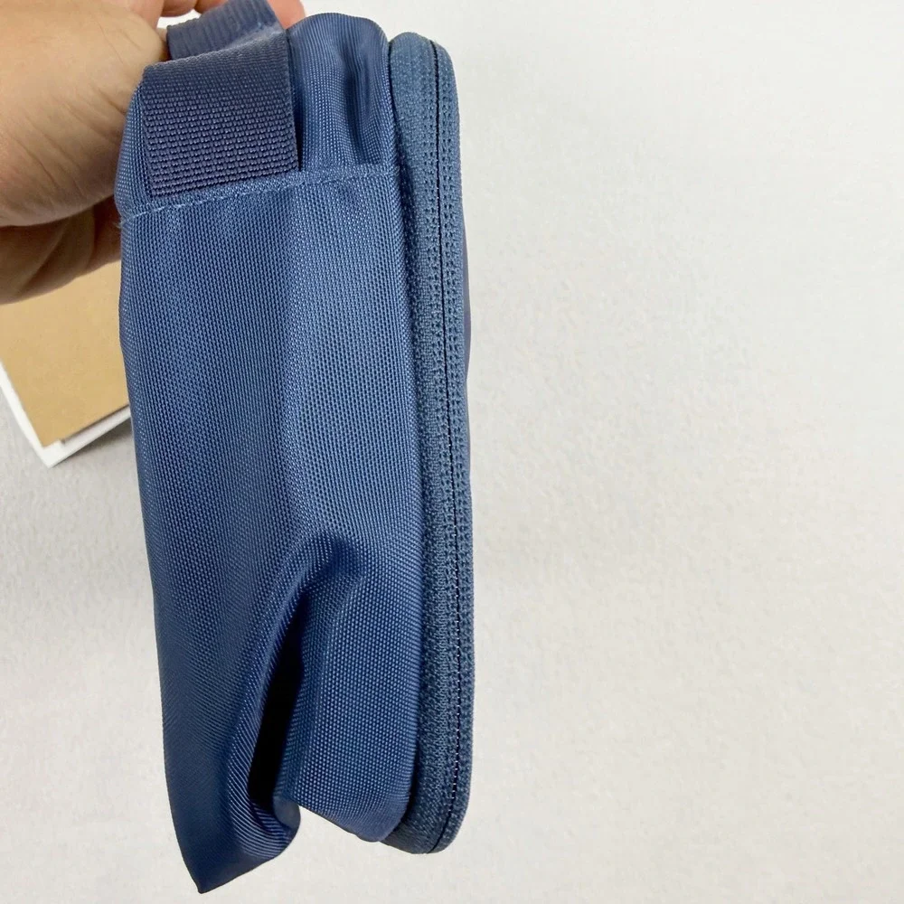 The North Face Base Camp Voyager Dopp Toiletry Kit Bag Size OS Shady Blue NEW